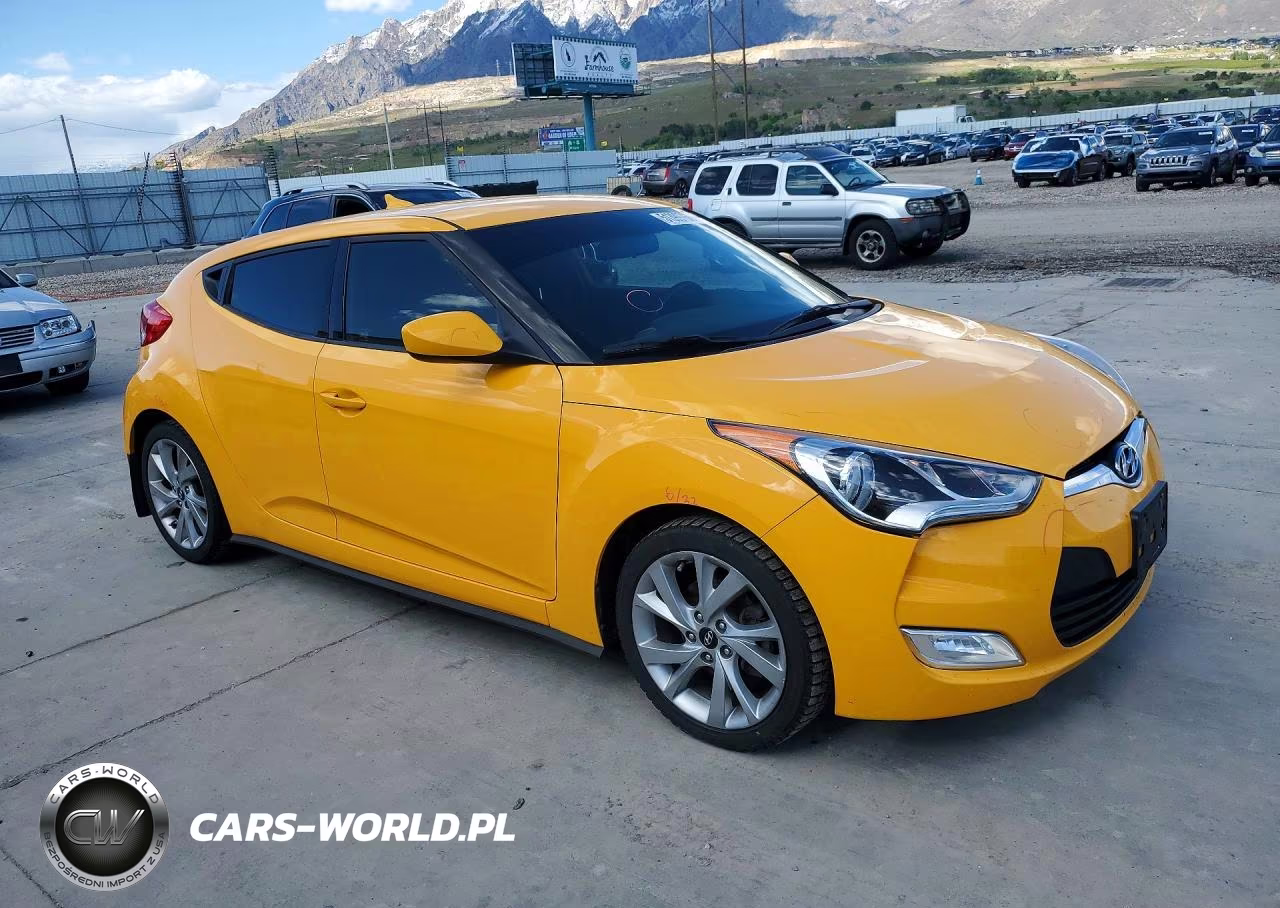 2017 Hyundai Veloster Base VIN:KMHTC6AD0HU311338 - 4