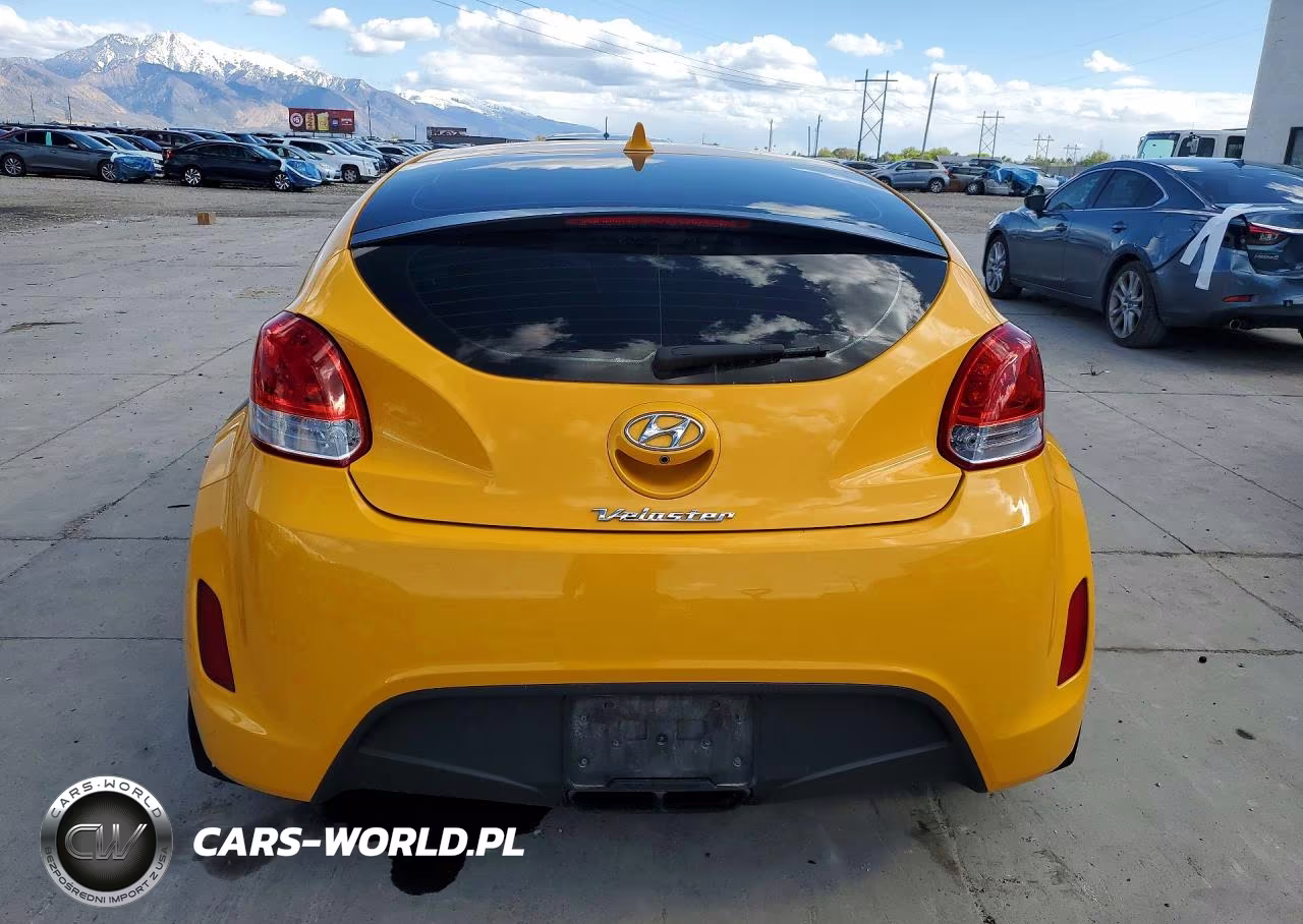 2017 Hyundai Veloster Base VIN:KMHTC6AD0HU311338 - 6