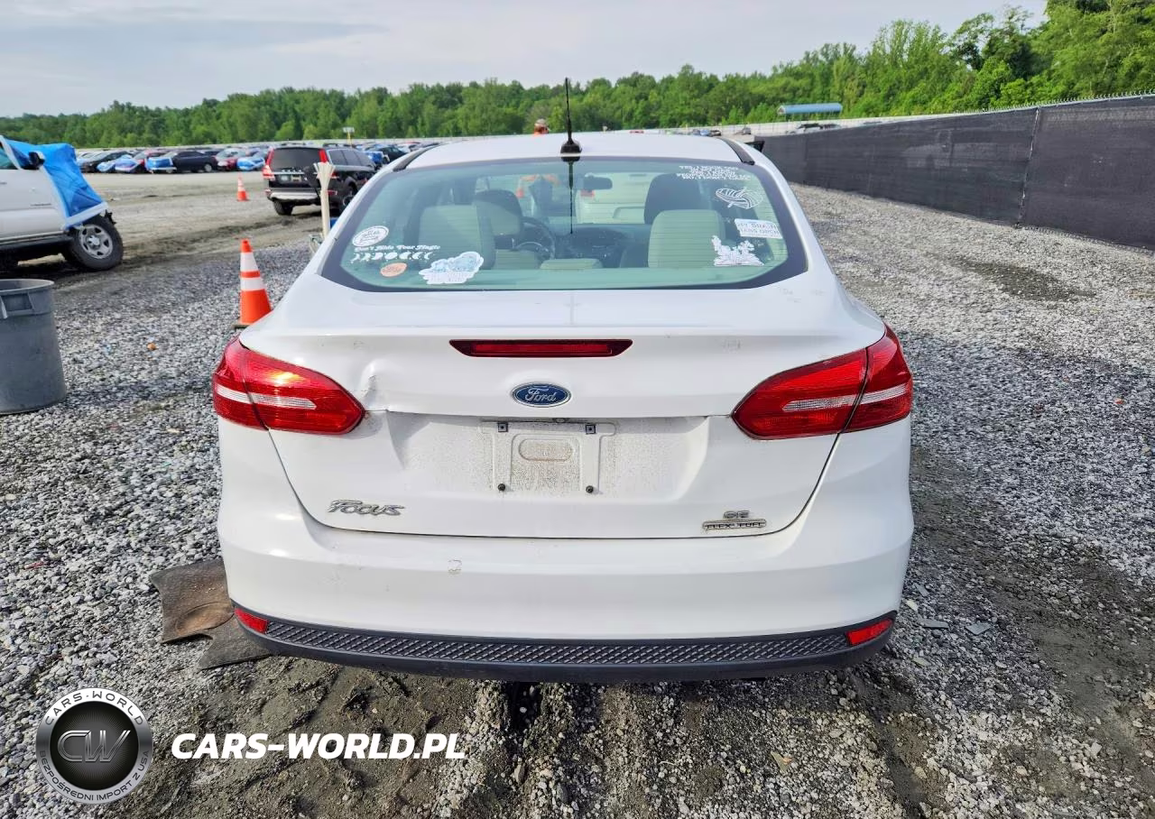 2015 Ford Focus Se VIN:1FADP3F25FL343875 - 6
