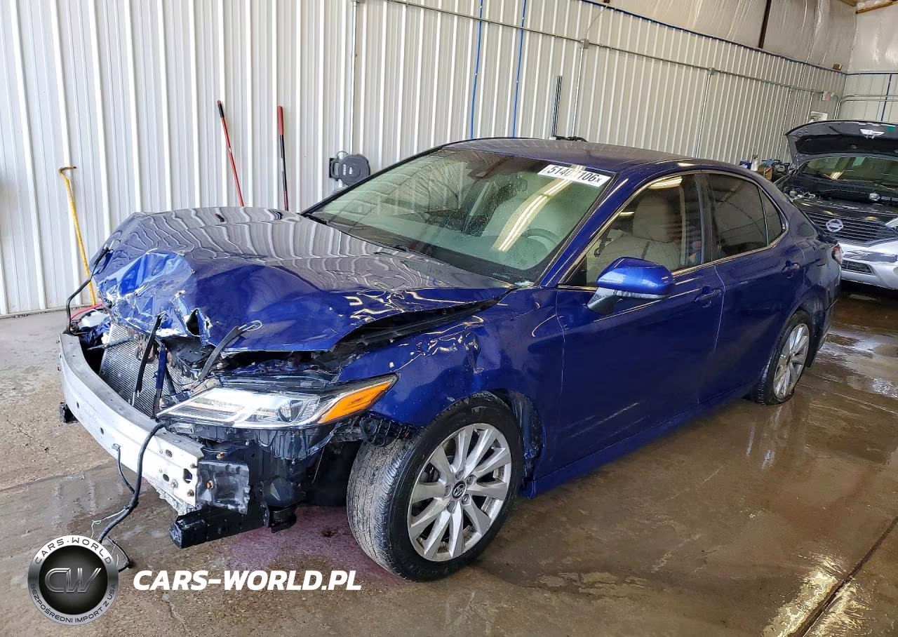 2018 Toyota Camry Le – zdjęcie 1 z 13