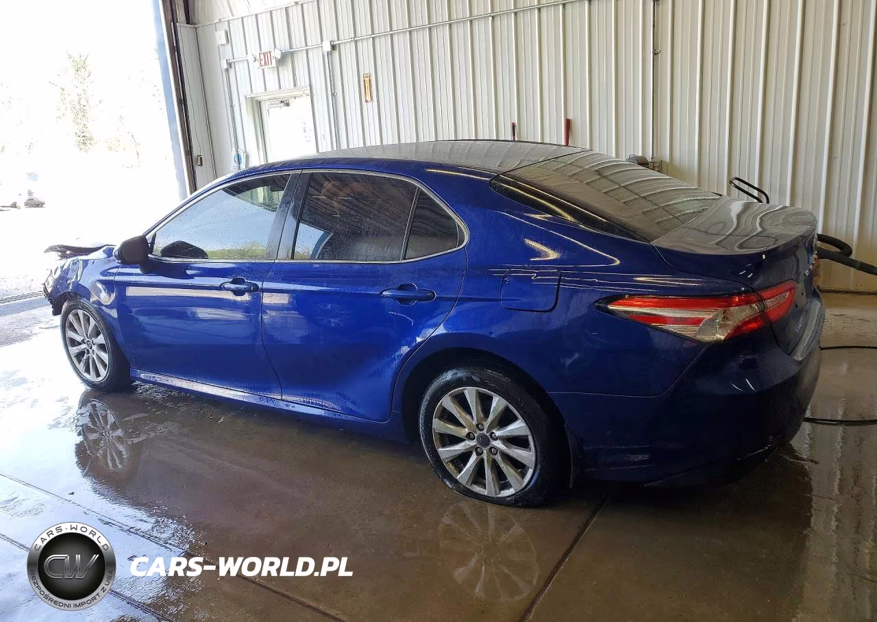2018 Toyota Camry Le VIN:4T1B11HK0JU638188 - 2