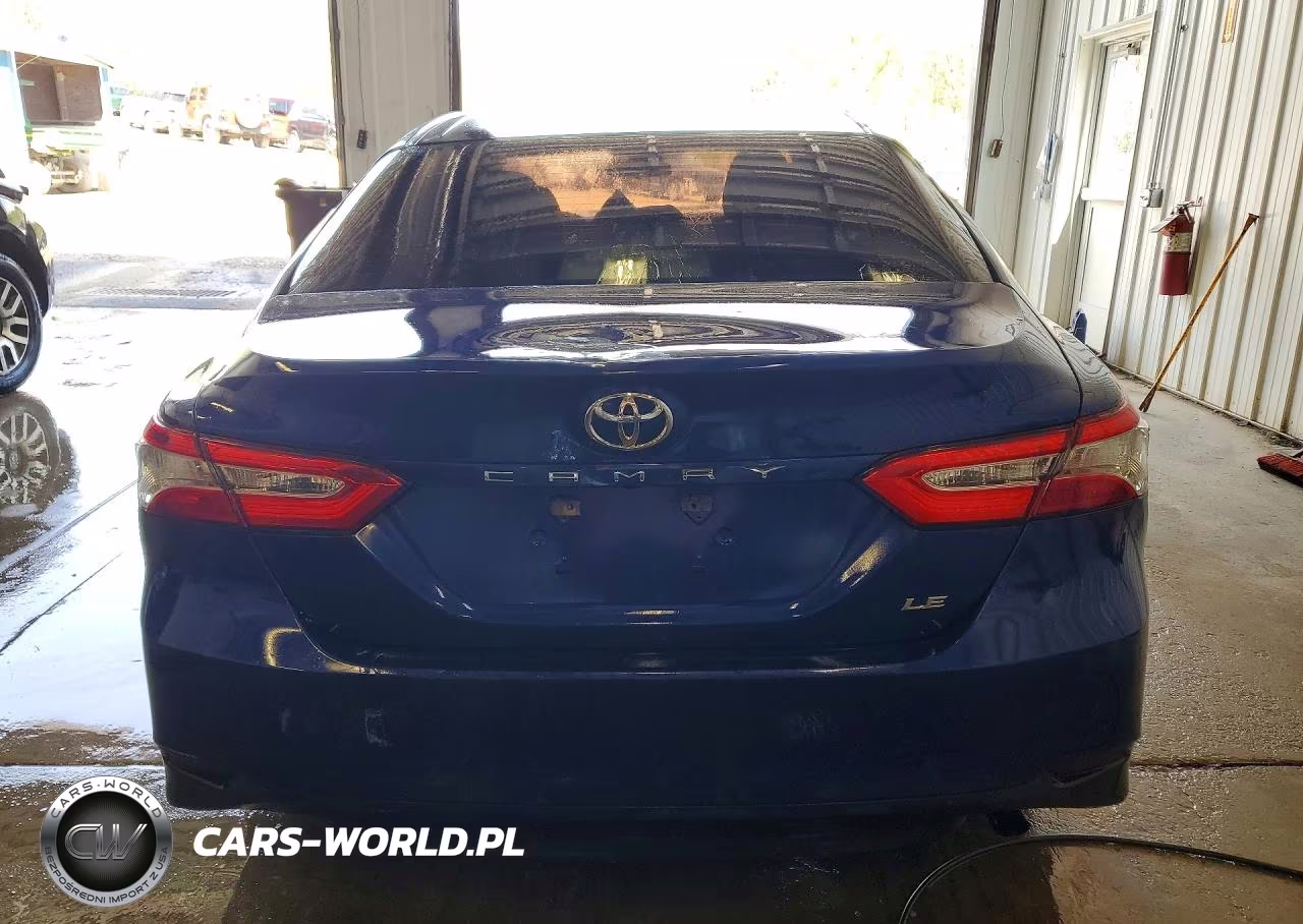 2018 Toyota Camry Le VIN:4T1B11HK0JU638188 - 6