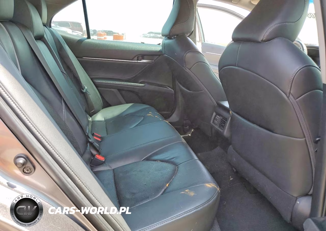 2018 Toyota Camry Xse VIN:4T1B61HK5JU095311 - 10