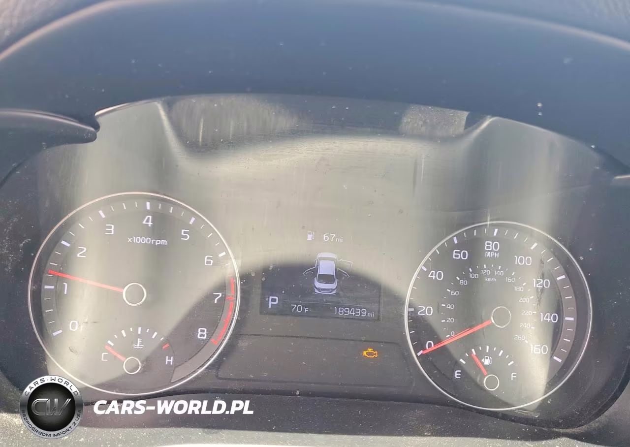2019 Kia Forte S VIN:3KPF34AD6KE014702 - 9