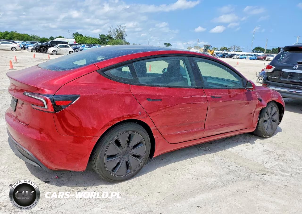 2025 Tesla Model 3 VIN:5YJ3E1EA0SF977746 - 3