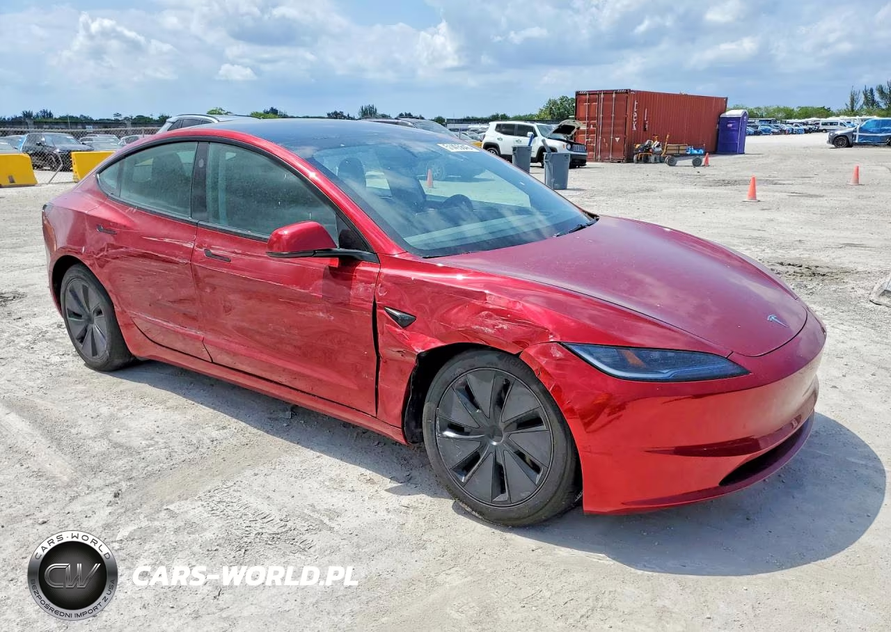 2025 Tesla Model 3 VIN:5YJ3E1EA0SF977746 - 4