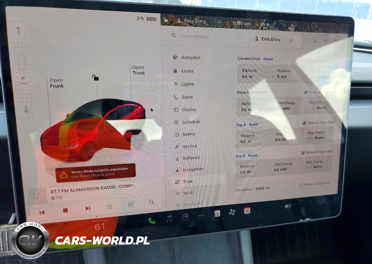 2025 Tesla Model 3 VIN:5YJ3E1EA0SF977746 - 9