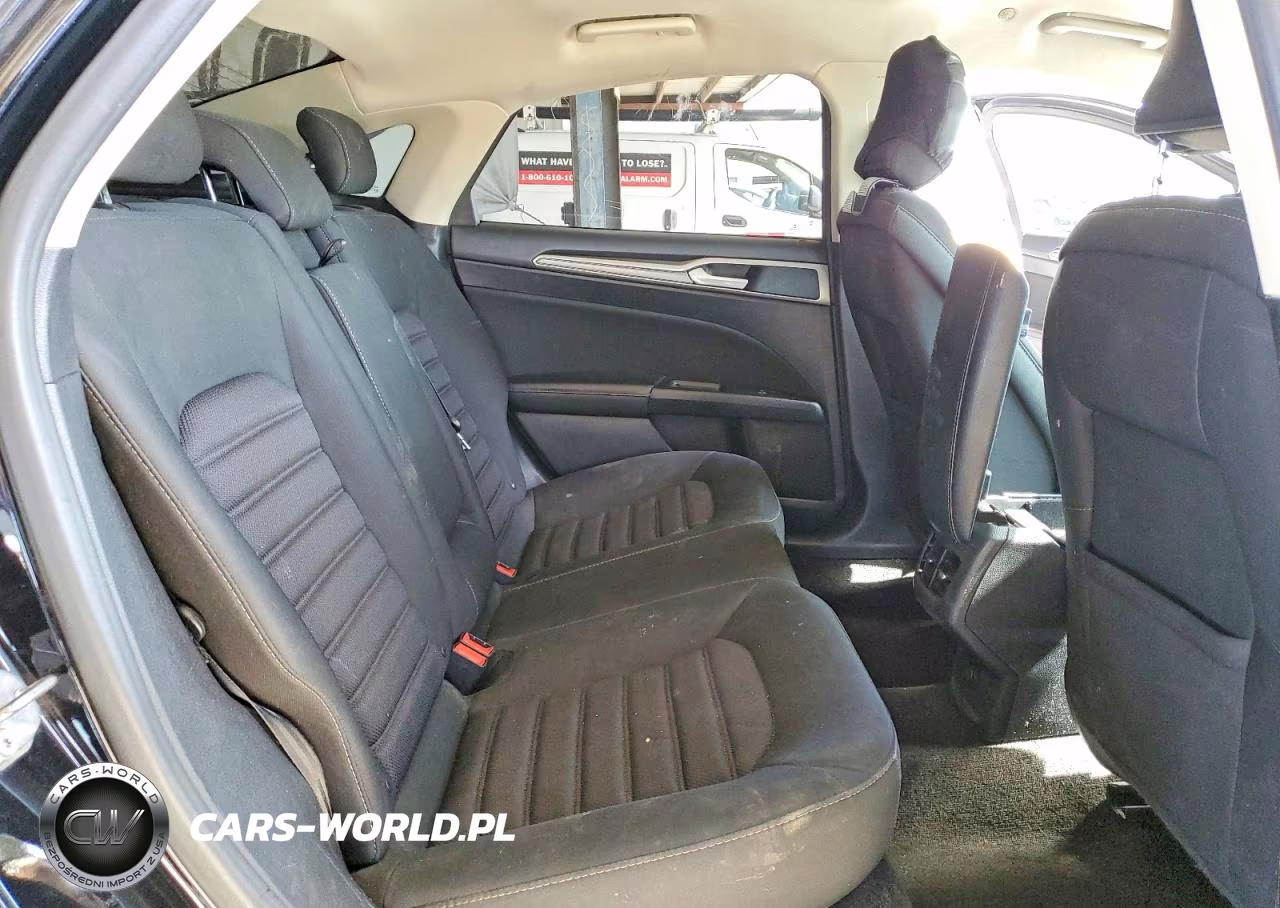 2017 Ford Fusion VIN:3FA6P0LUXHR387887 - 10