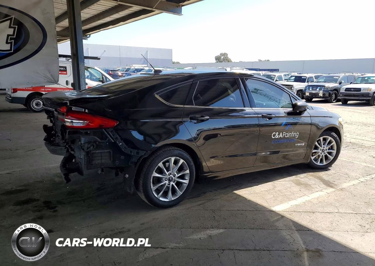 2017 Ford Fusion VIN:3FA6P0LUXHR387887 - 3