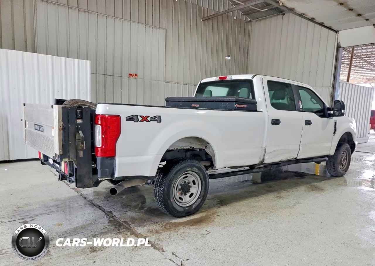 2018 Ford F250 Super Duty VIN:1FT7W2B65JED06271 - 3