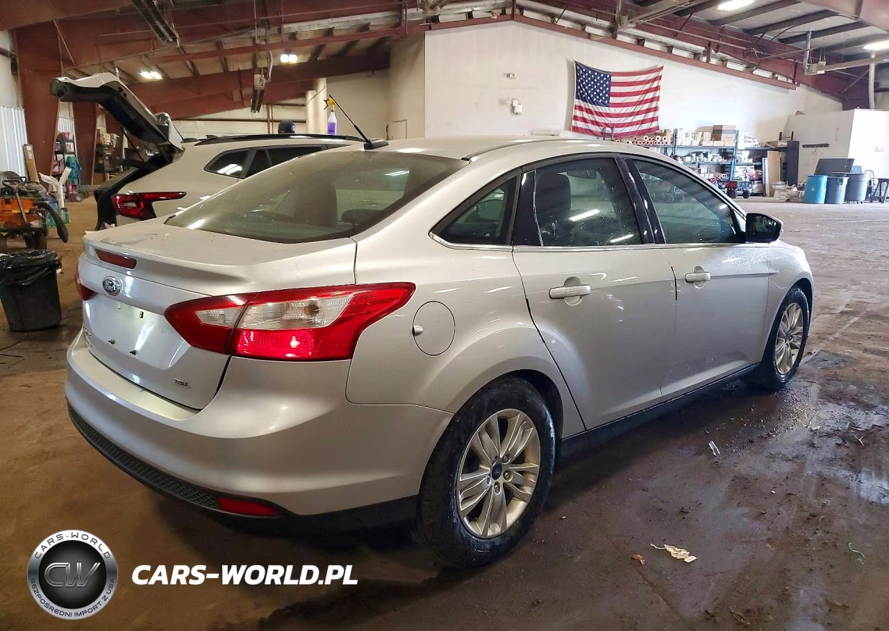 2012 Ford Focus Sel VIN:1FAHP3H26CL363529 - 3
