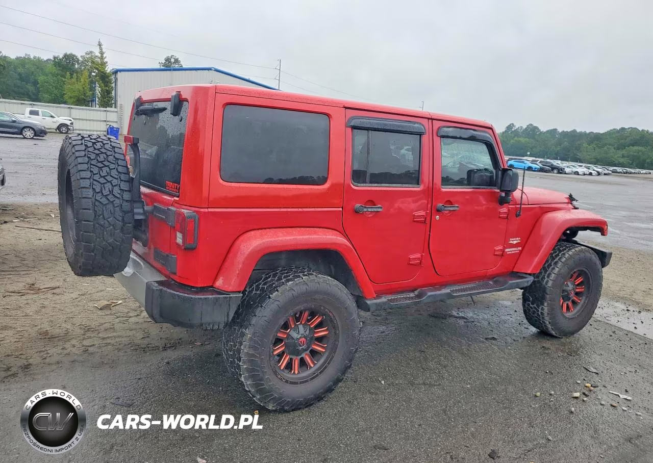 2012 Jeep Wrangler Unlimited Sahara VIN:1C4BJWEG1CL130628 - 3