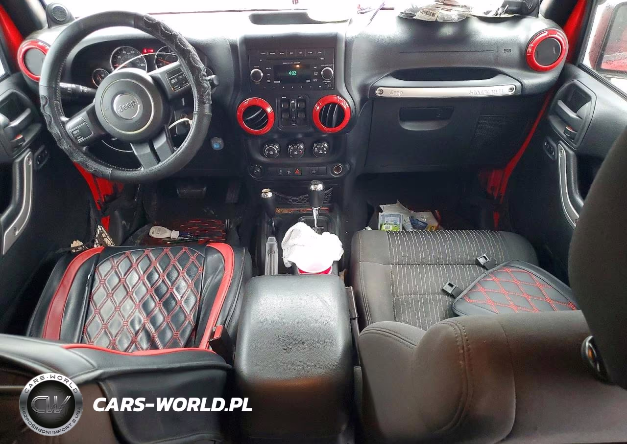 2012 Jeep Wrangler Unlimited Sahara VIN:1C4BJWEG1CL130628 - 8