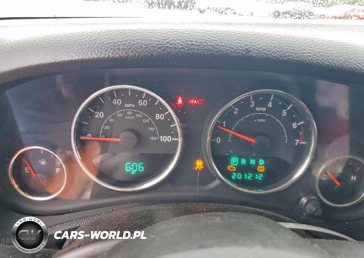2012 Jeep Wrangler Unlimited Sahara VIN:1C4BJWEG1CL130628 - 9