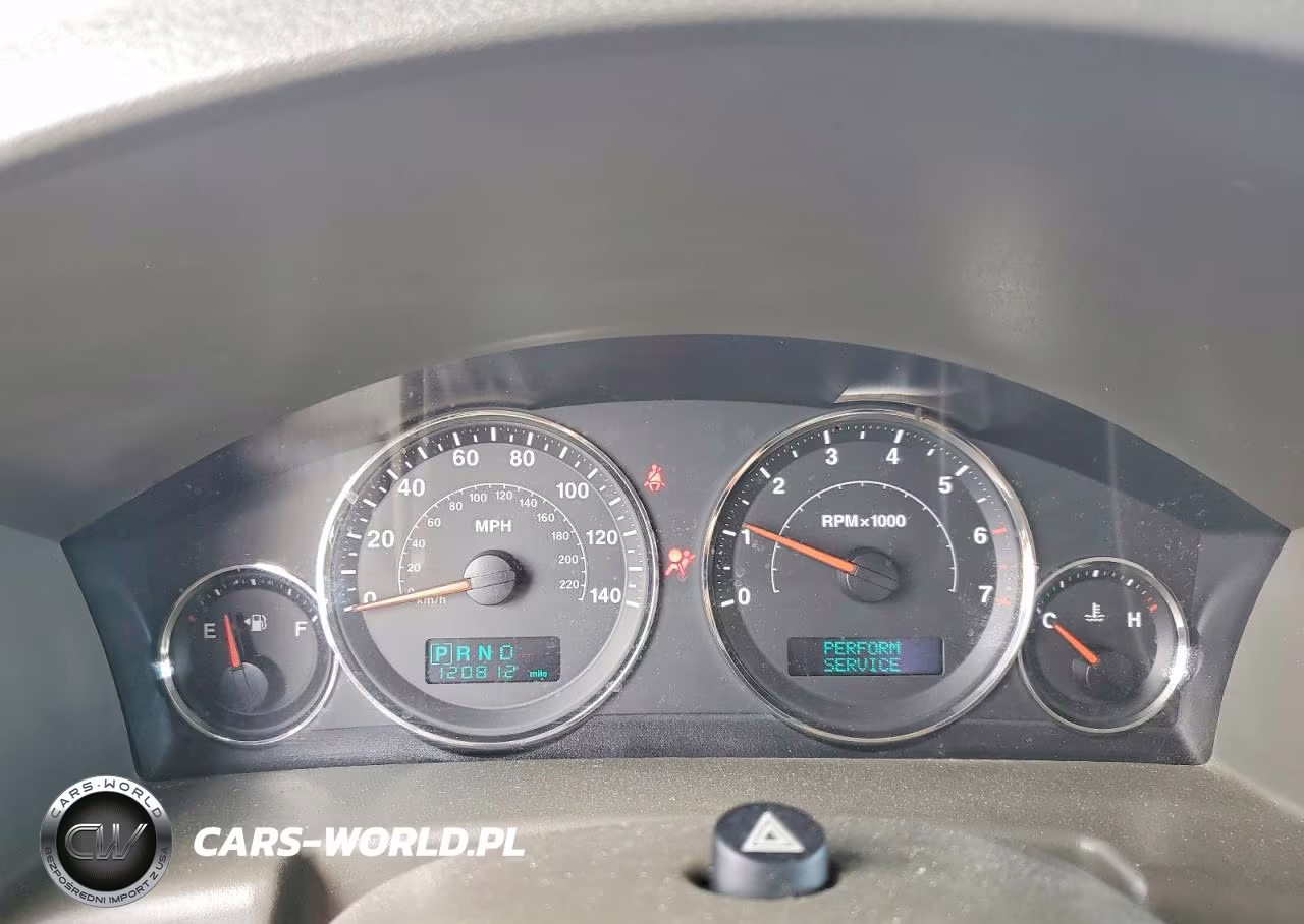 2006 Jeep Commander VIN:1J8HG48NX6C229212 - 9