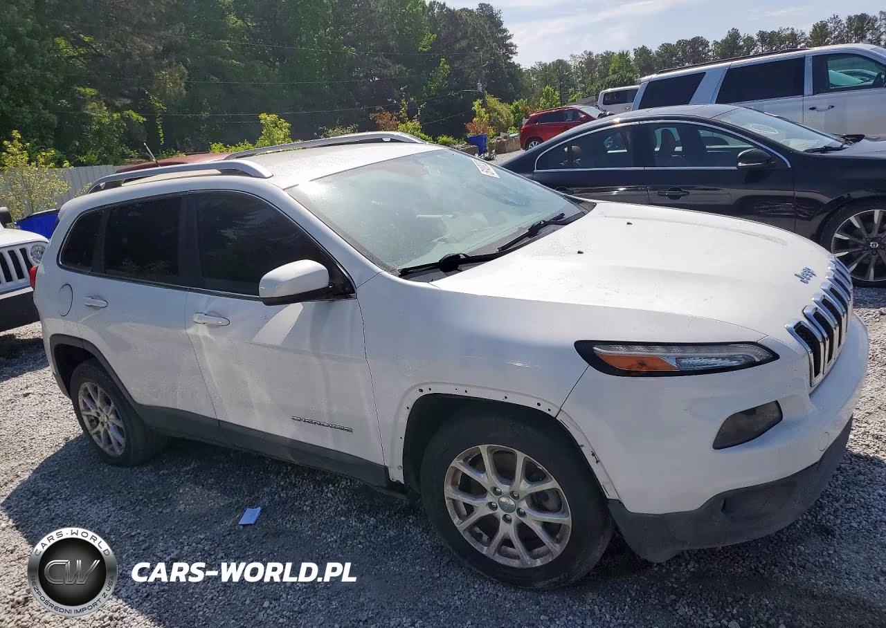 2014 Jeep Cherokee Latitude VIN:1C4PJLCS0EW123070 - 4