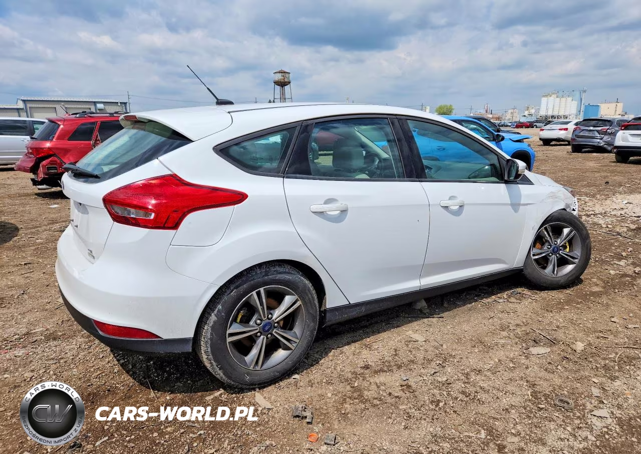 2016 Ford Focus Se VIN:1FADP3KE4GL390851 - 3