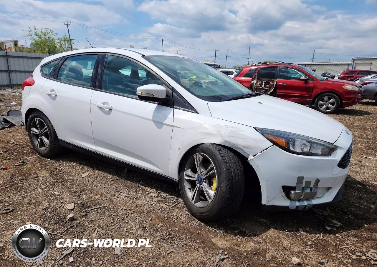 2016 Ford Focus Se VIN:1FADP3KE4GL390851 - 4