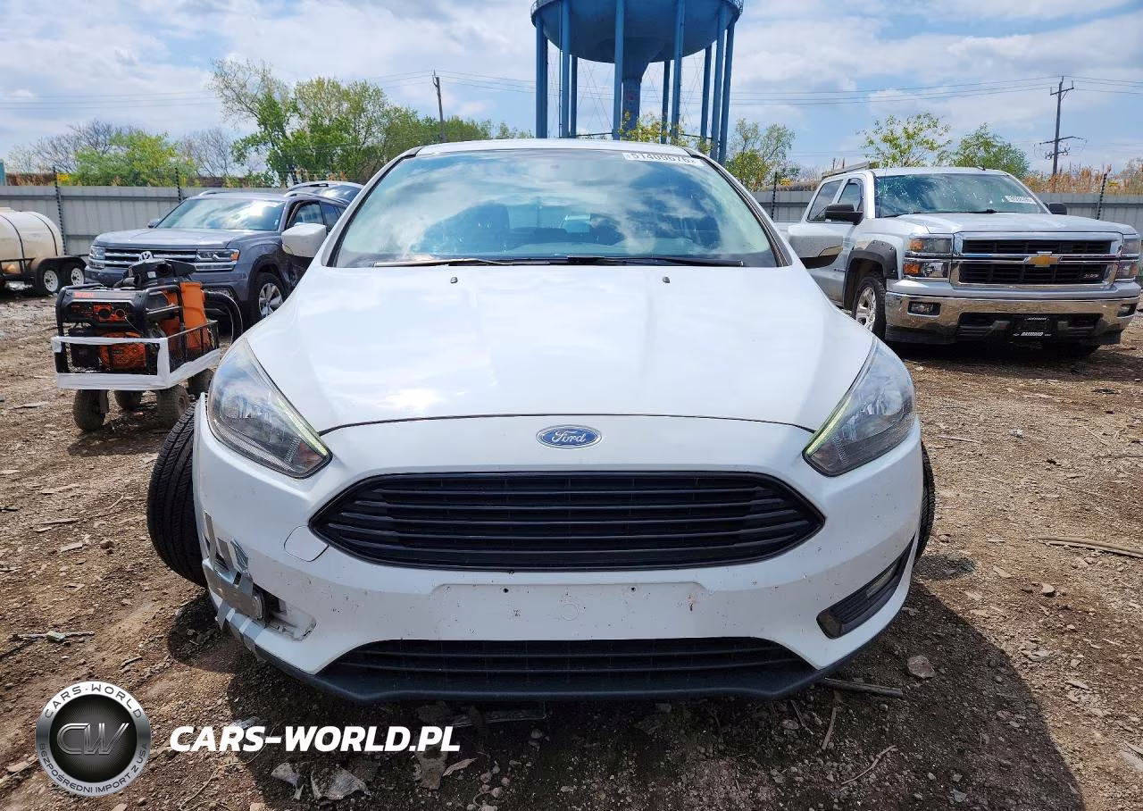 2016 Ford Focus Se VIN:1FADP3KE4GL390851 - 5