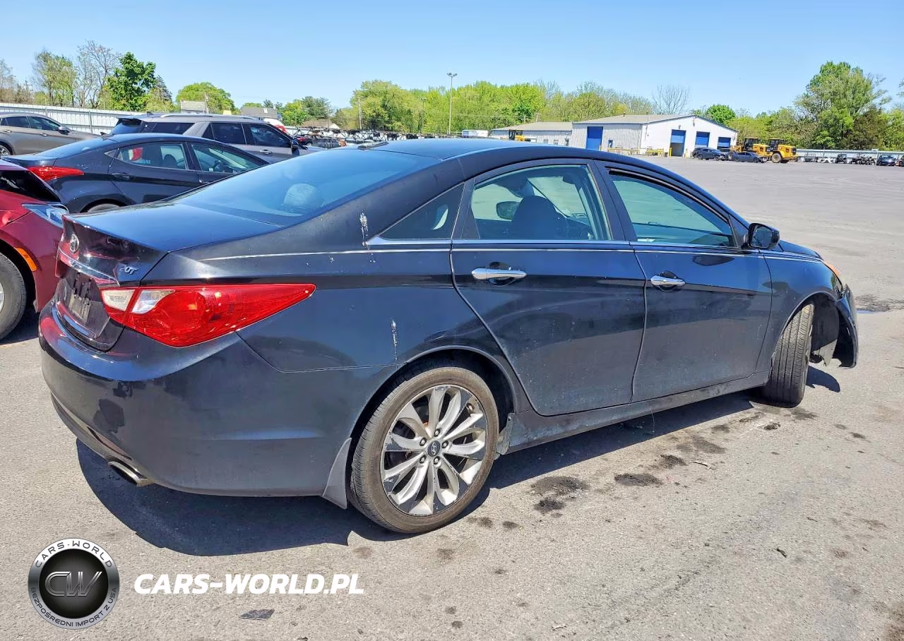 2011 Hyundai Sonata VIN:5NPEC4AB1BH317988 - 3