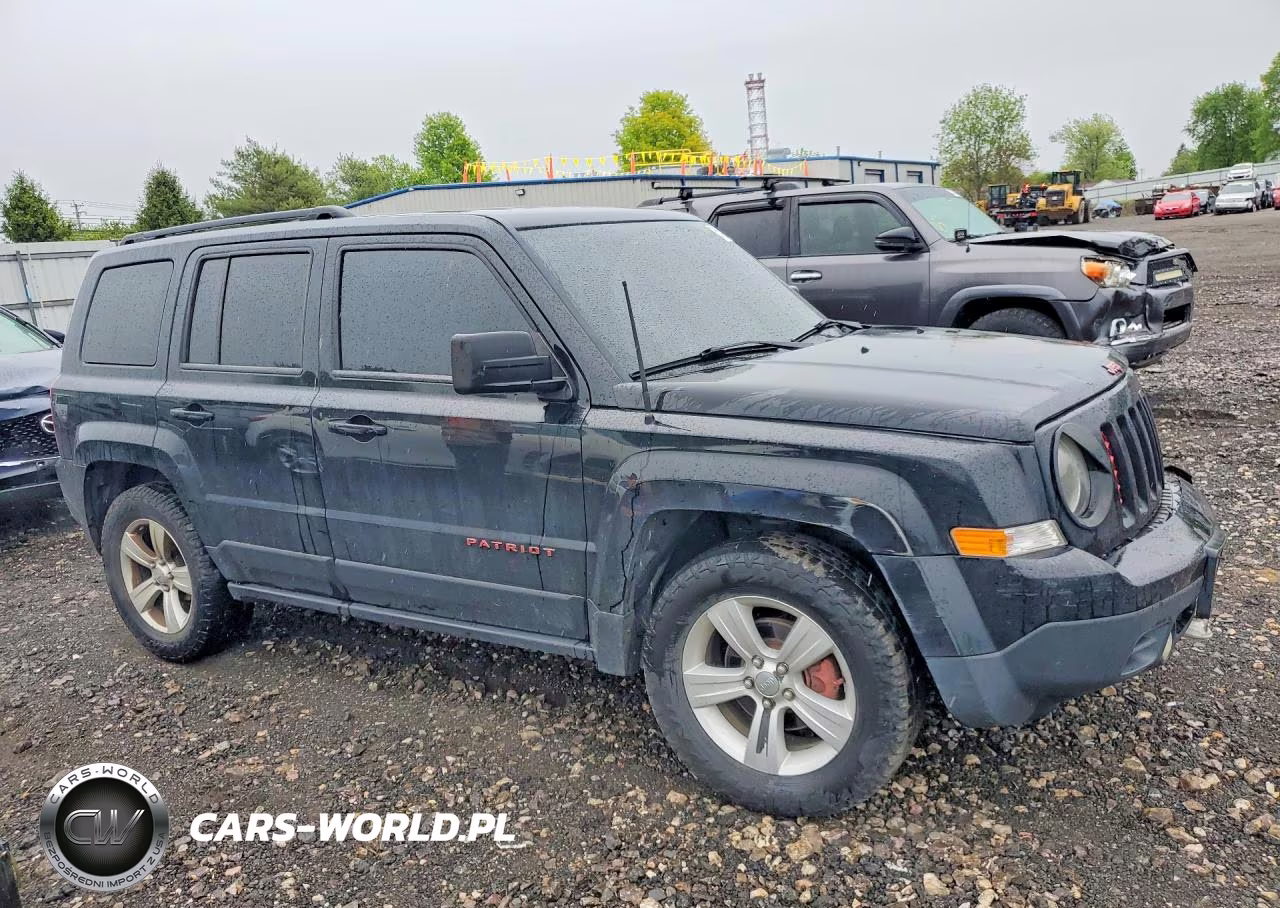 2014 Jeep Patriot Latitude VIN:1C4NJRFBXED532873 - 4