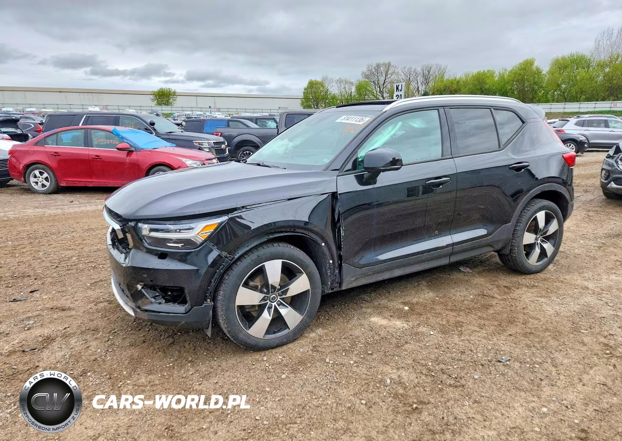 2020 Volvo Xc40 T5 Momentum