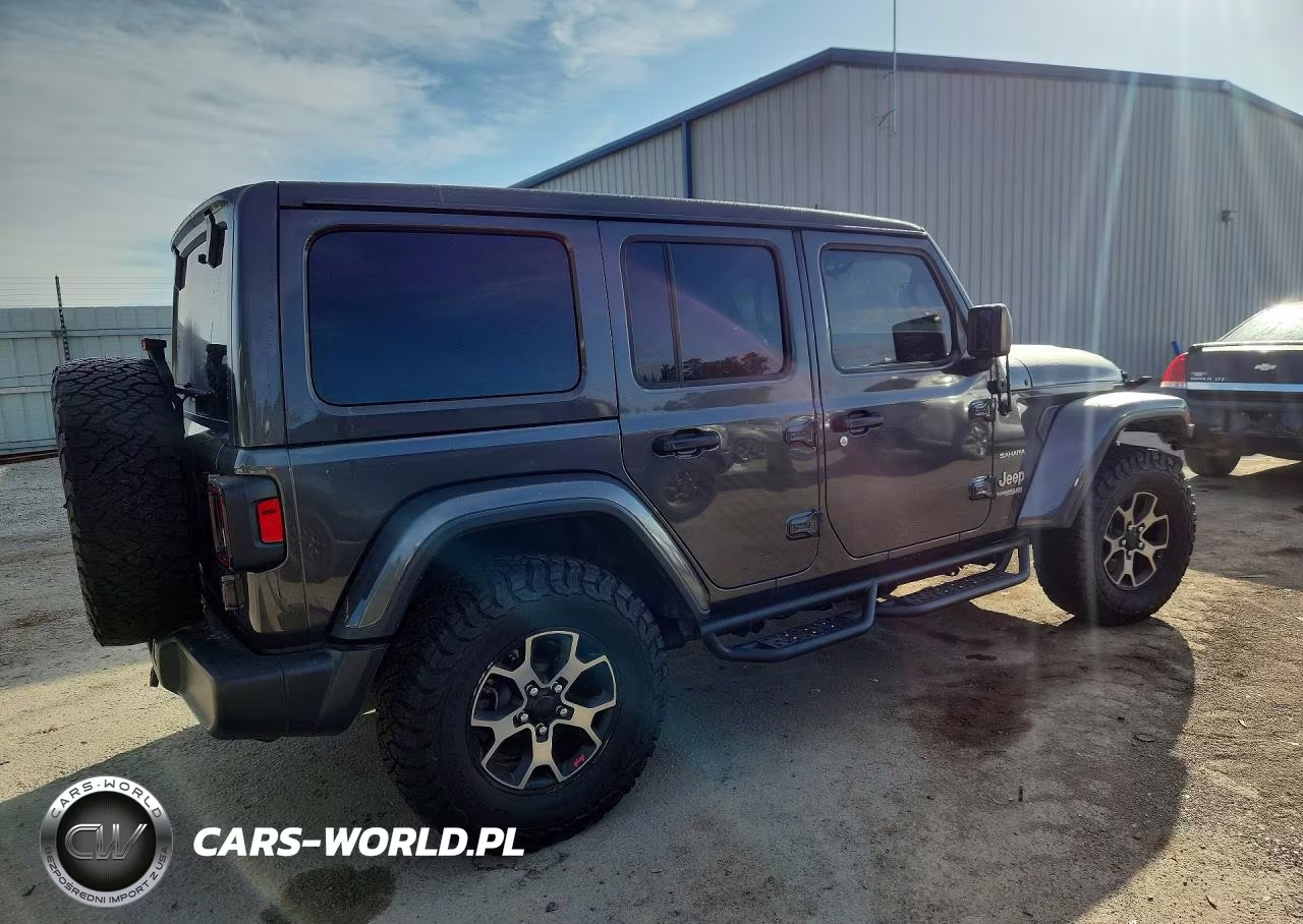 2020 Jeep Wrangler Unlimited Sahara VIN:1C4HJXEN6LW215042 - 3