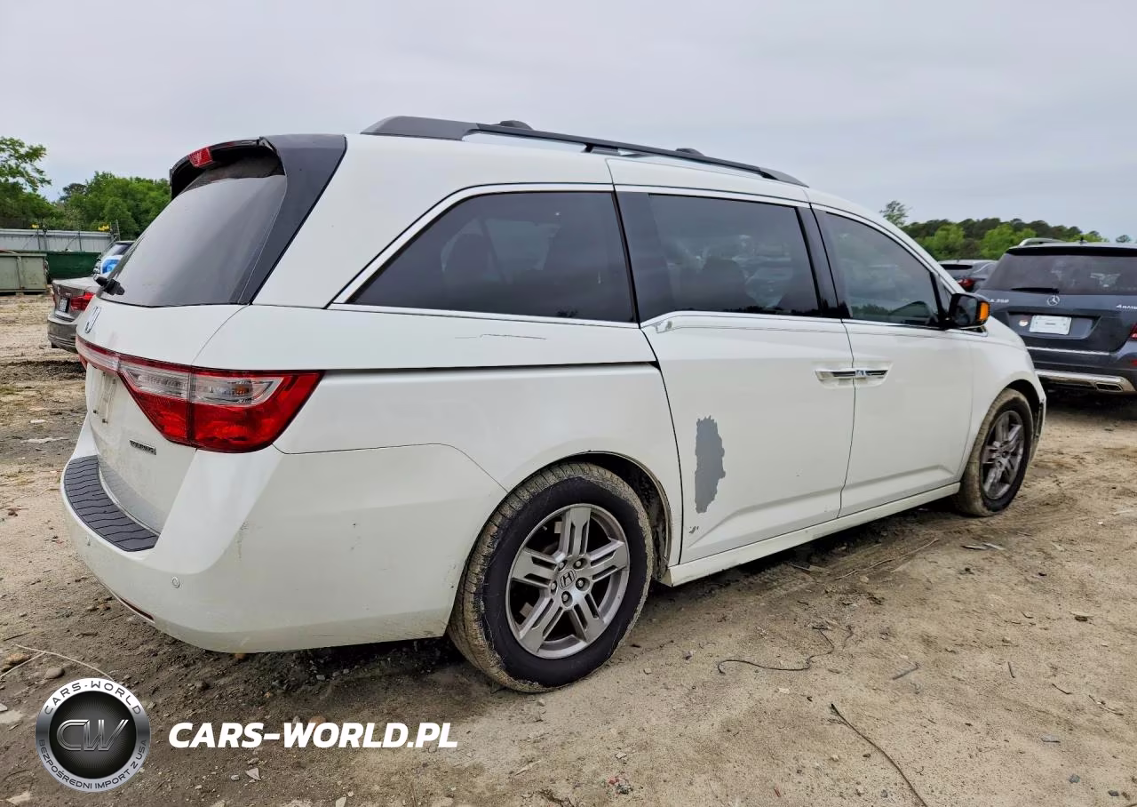 2012 Honda Odyssey Touring VIN:5FNRL5H90CB010726 - 3