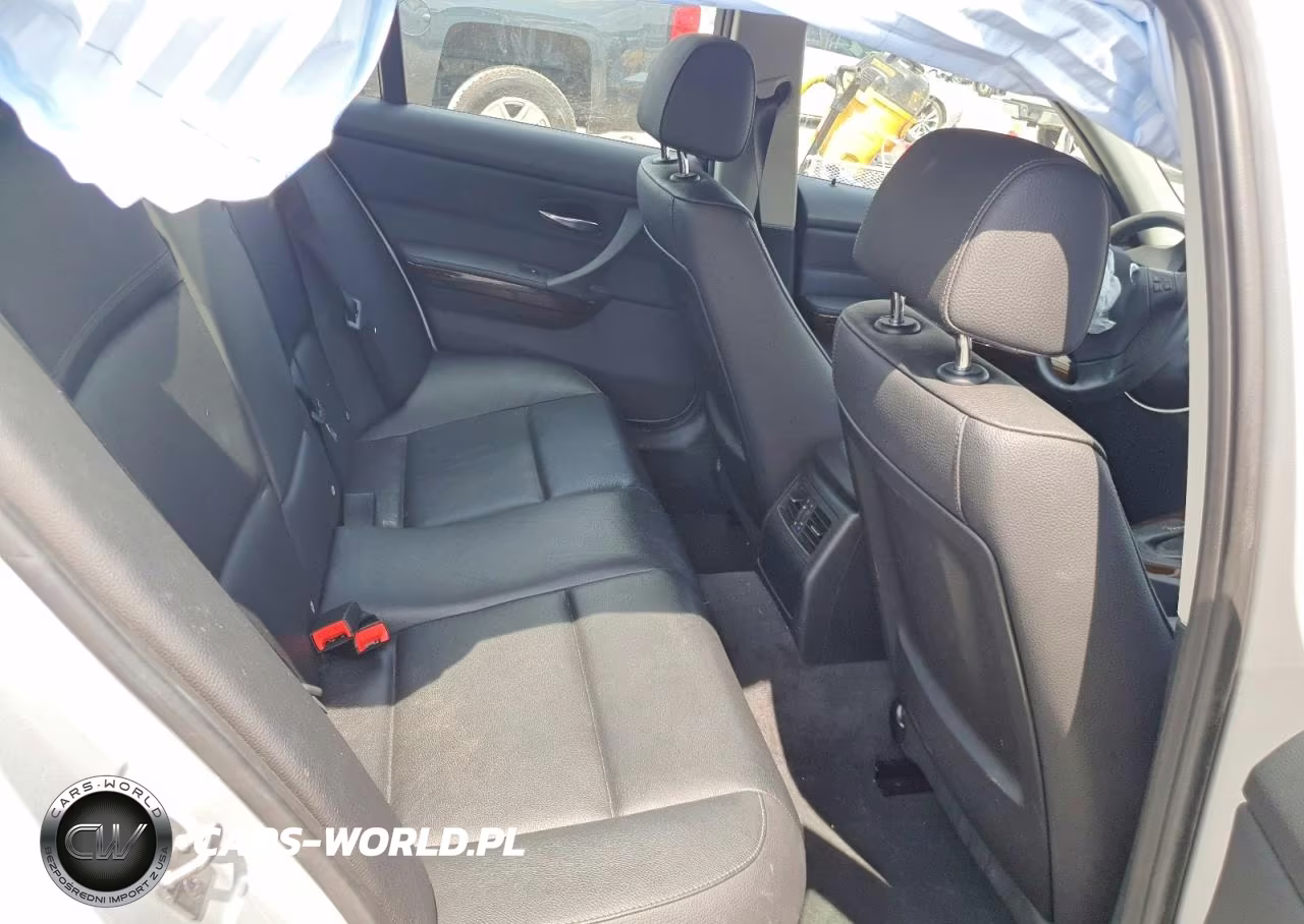 2011 BMW 328 Xi VIN:WBAPK7C55BF082684 - 10
