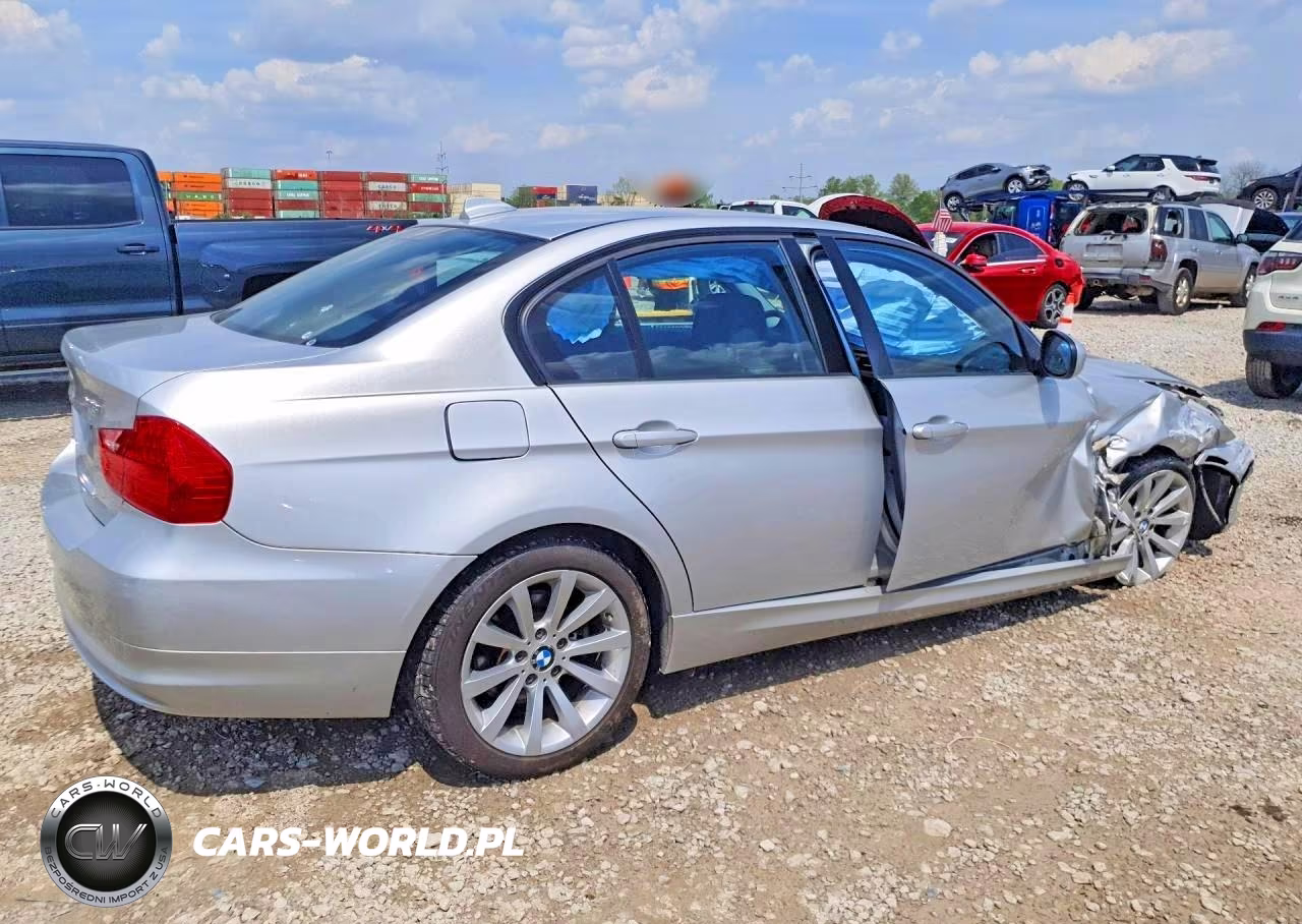 2011 BMW 328 Xi VIN:WBAPK7C55BF082684 - 3