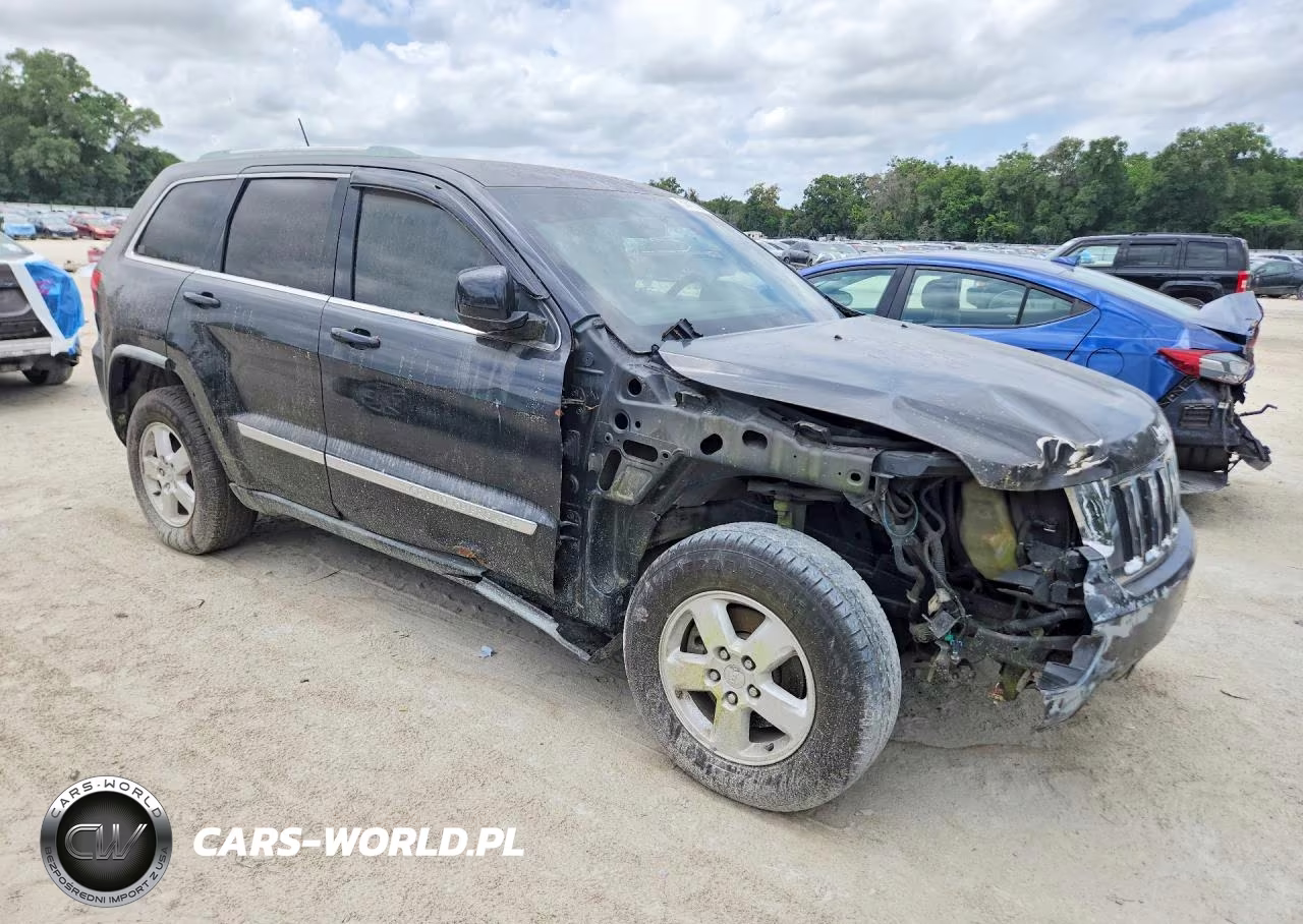 2011 Jeep Grand Cherokee Laredo VIN:1J4RS4GG6BC554117 - 4