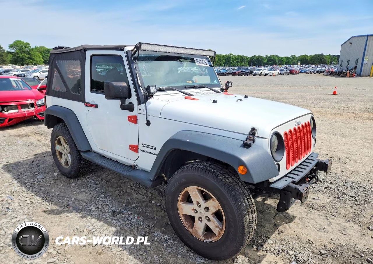 2017 Jeep Wrangler Sport VIN:1C4GJWAG7HL541843 - 4