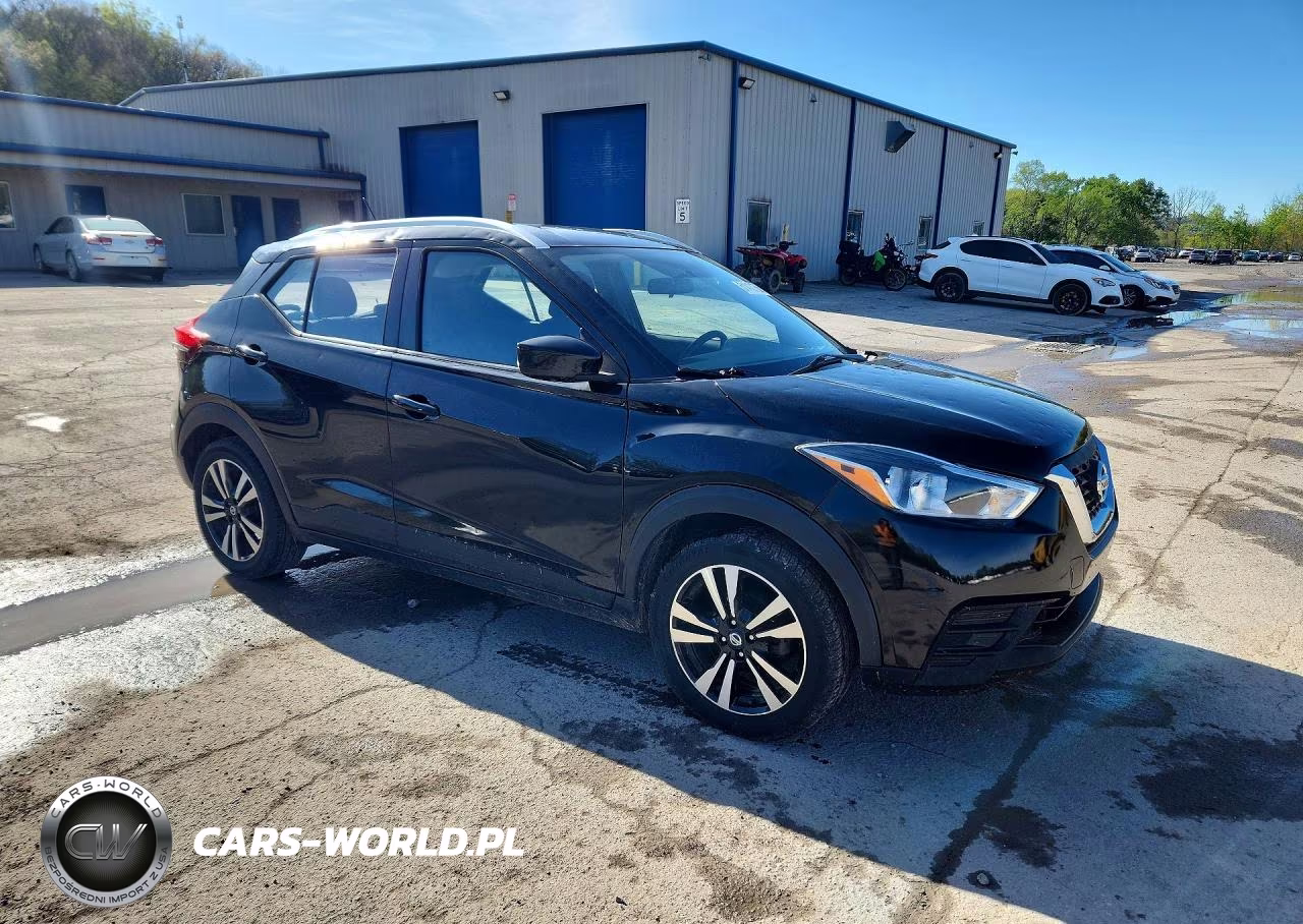 2019 Nissan Kicks Sv VIN:3N1CP5CUXKL500048 - 4