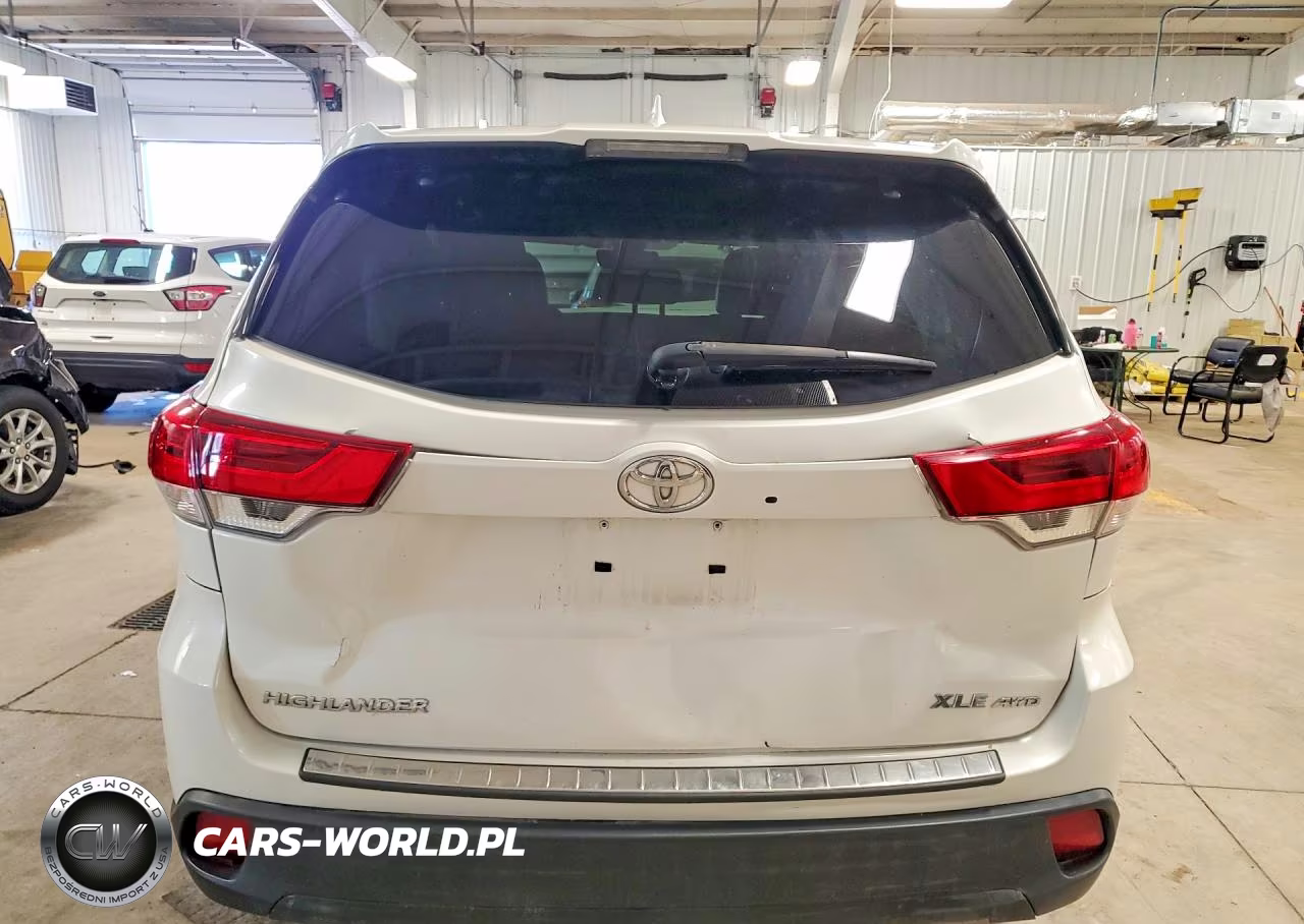 2018 Toyota Highlander Xle VIN:5TDJZRFH1JS811767 - 6