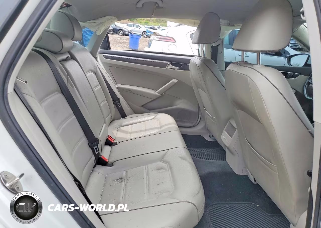 2018 Volkswagen Passat S VIN:1VWAA7A38JC014857 - 10