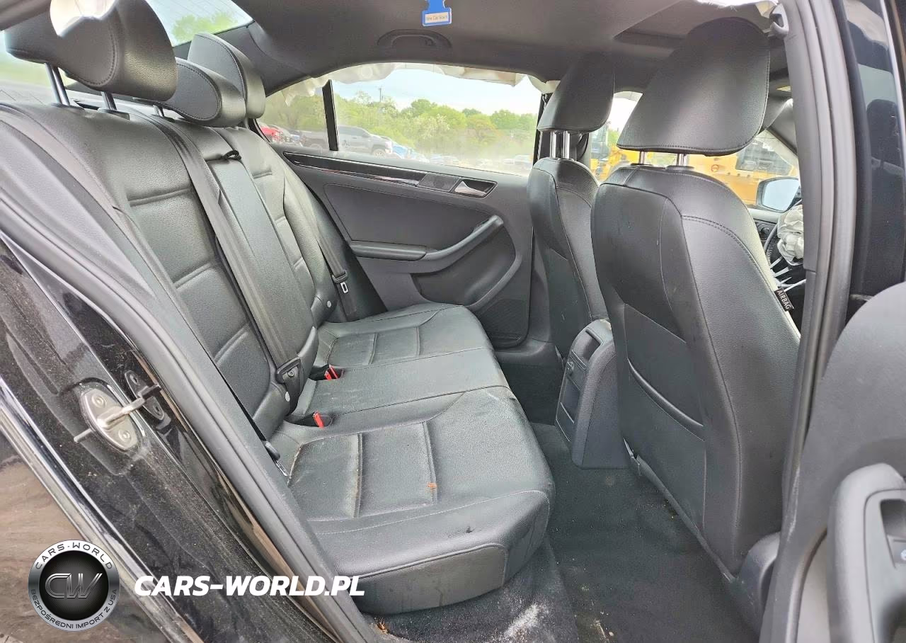2018 Volkswagen Jetta Sport VIN:3VWD17AJ1JM255265 - 10