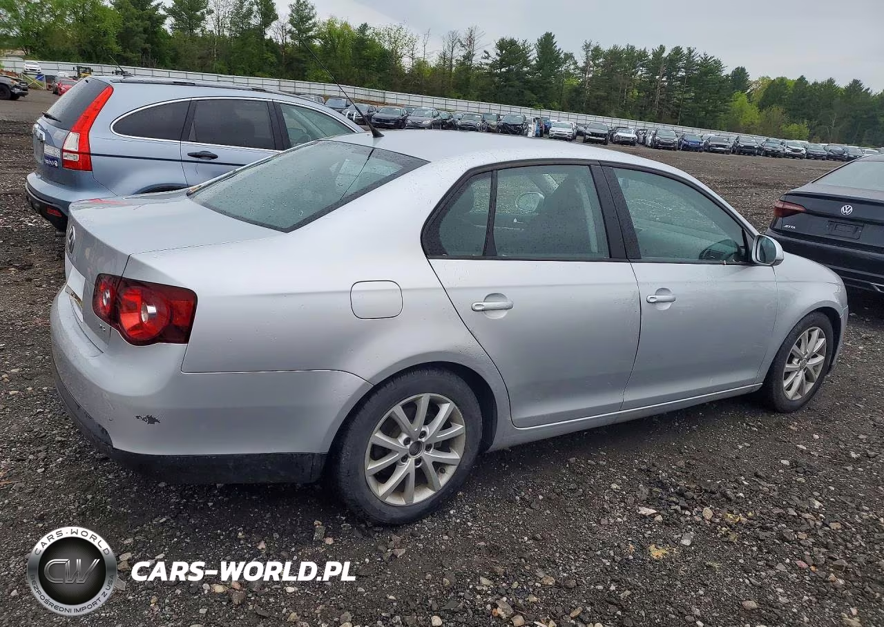 2010 Volkswagen Jetta VIN:3VWAZ7AJ5AM127123 - 3