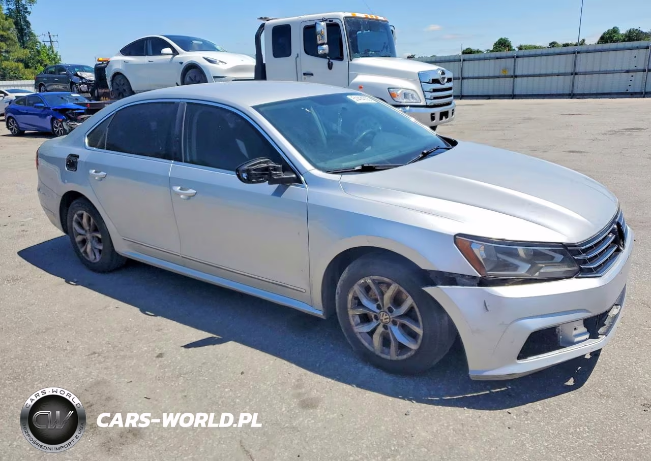 2017 Volkswagen Passat S VIN:1VWAT7A3XHC031759 - 4