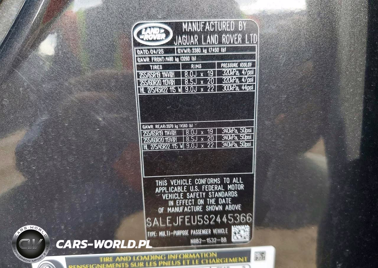 2025 Land Rover Defender 130 S VIN:SALEJFEU5S2445366 - 13
