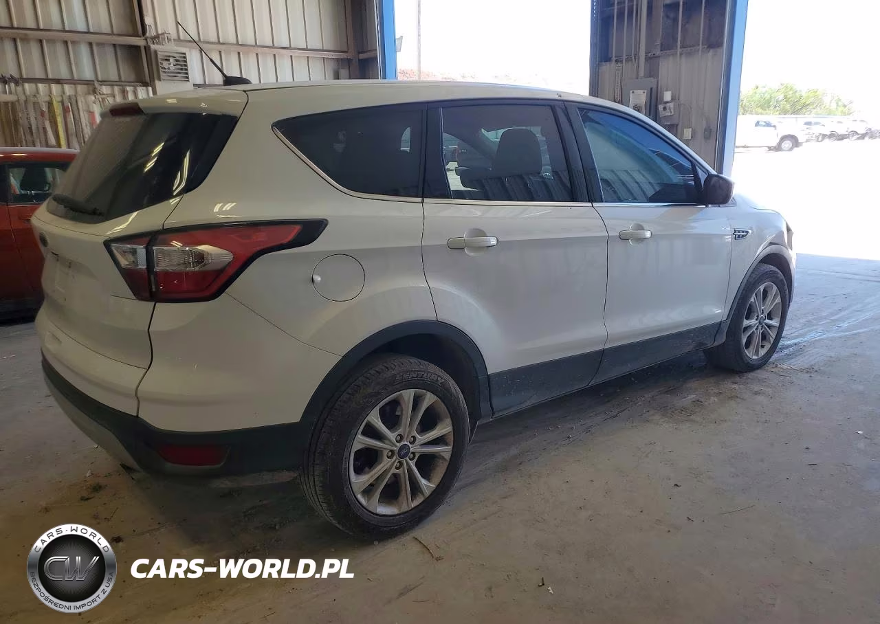 2017 Ford Escape VIN:1FMCU0GD2HUB61718 - 3
