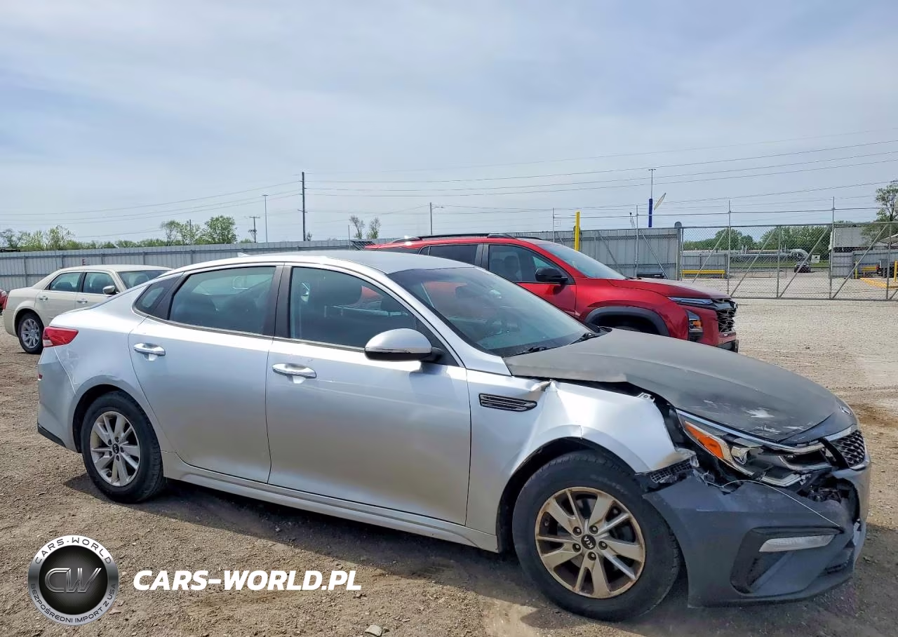 2019 Kia Optima Lx VIN:5XXGT4L3XKG275816 - 4