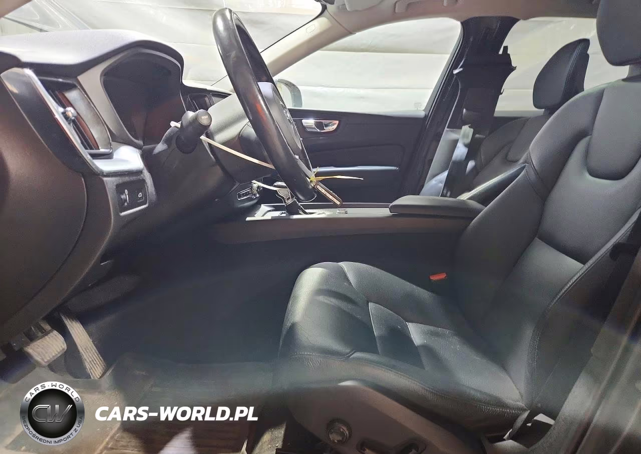 2018 Volvo Xc60 T5 Momentum VIN:YV4102RK0J1065203 - 7