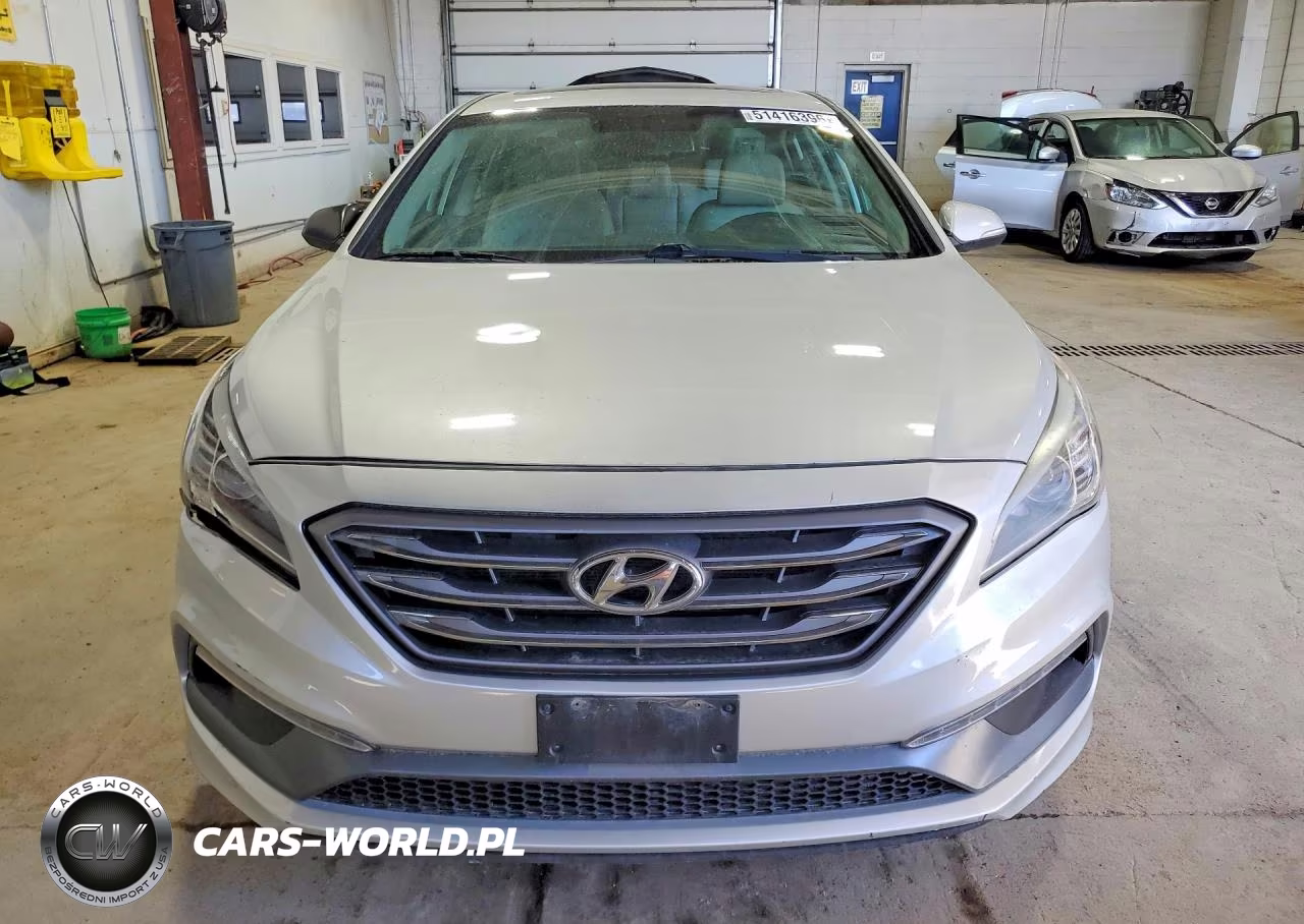 2016 Hyundai Sonata Sport VIN:5NPE34AF2GH421707 - 5