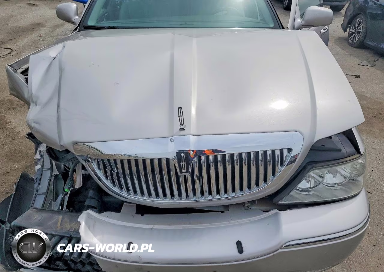 2003 Lincoln Town Car Executive VIN:1LNHM81W63Y699905 - 11