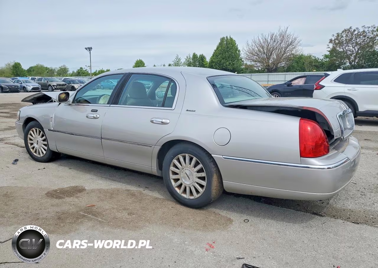 2003 Lincoln Town Car Executive VIN:1LNHM81W63Y699905 - 2