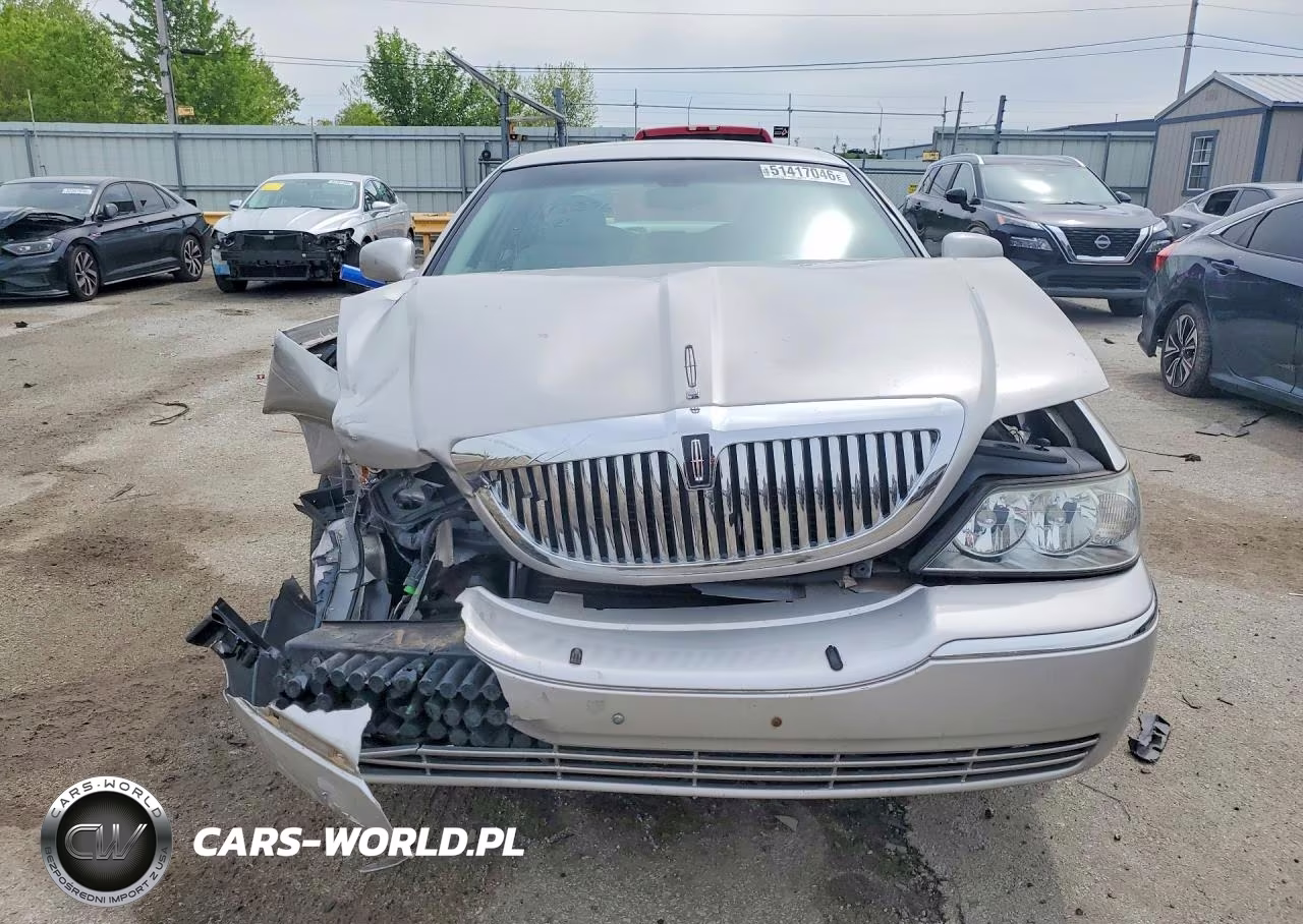 2003 Lincoln Town Car Executive VIN:1LNHM81W63Y699905 - 5