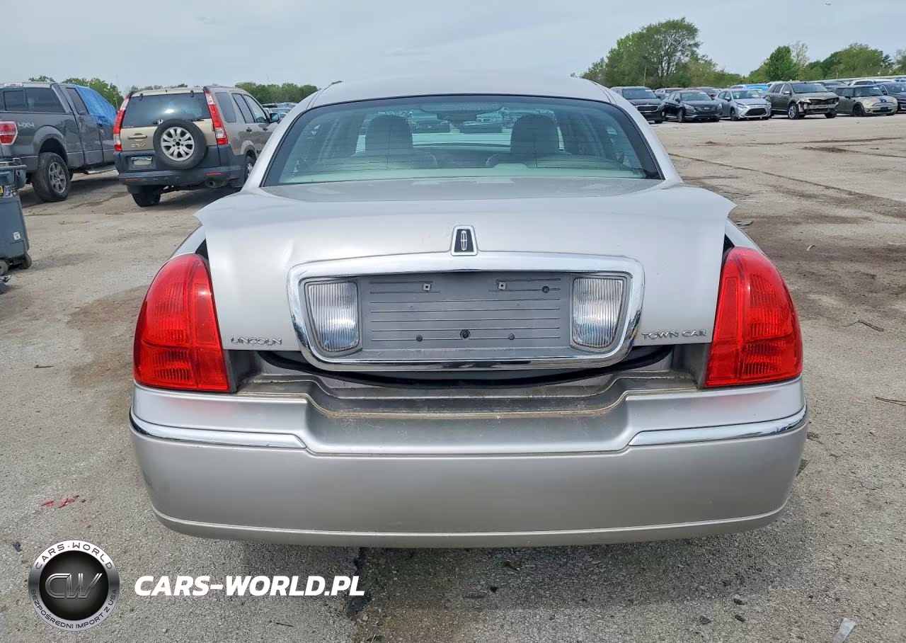2003 Lincoln Town Car Executive VIN:1LNHM81W63Y699905 - 6