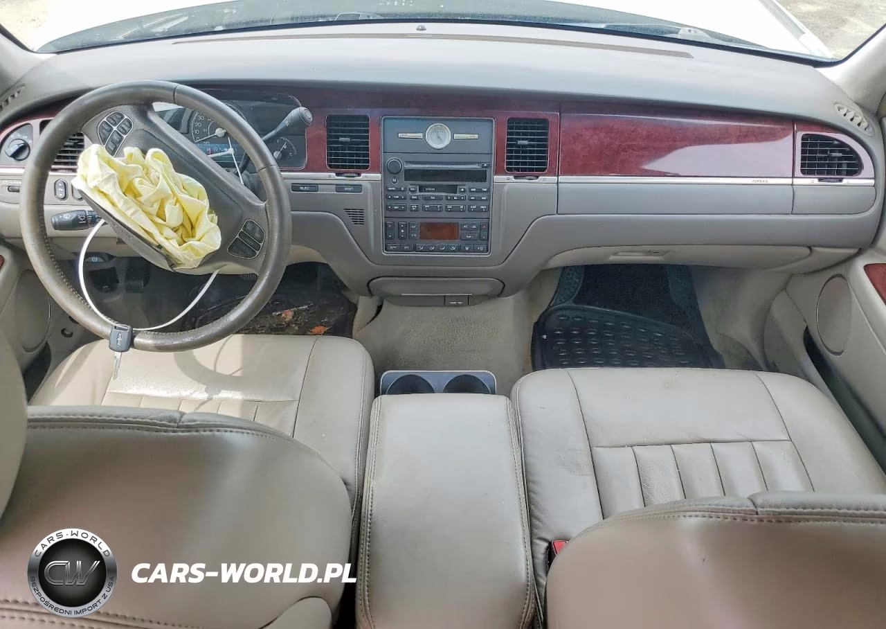 2003 Lincoln Town Car Executive VIN:1LNHM81W63Y699905 - 8