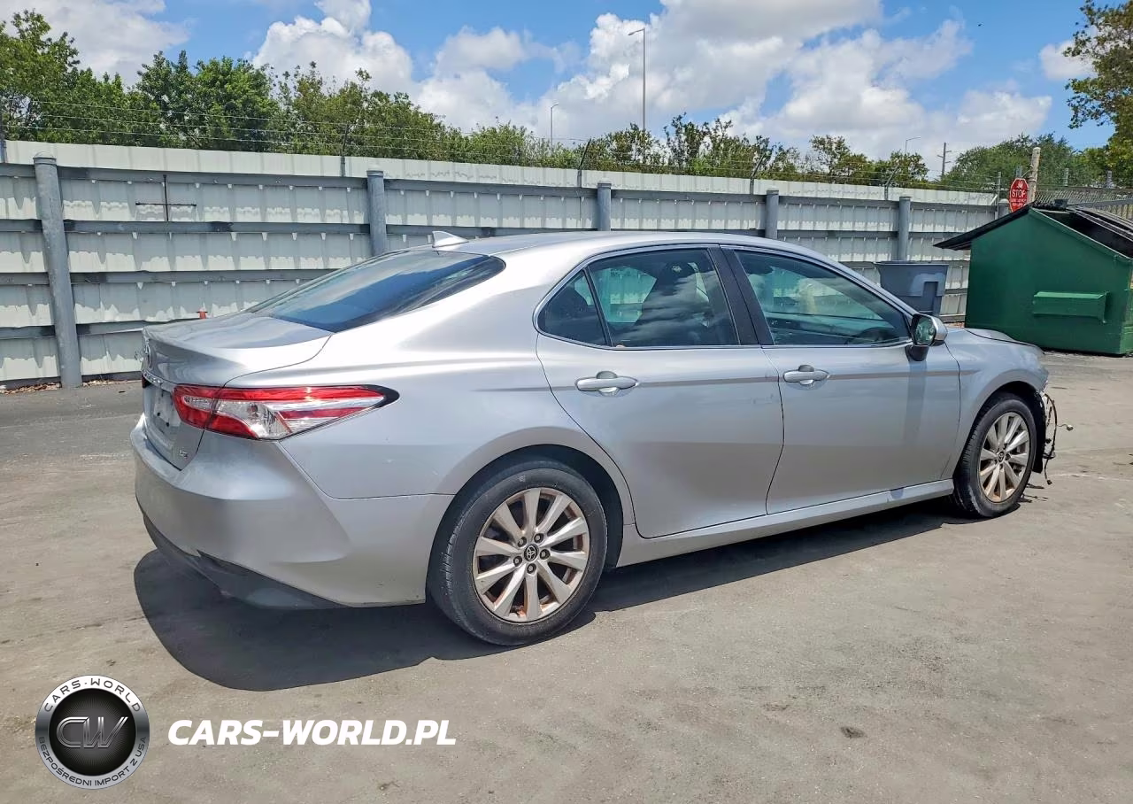 2020 Toyota Camry Le VIN:4T1C11AK4LU995620 - 3