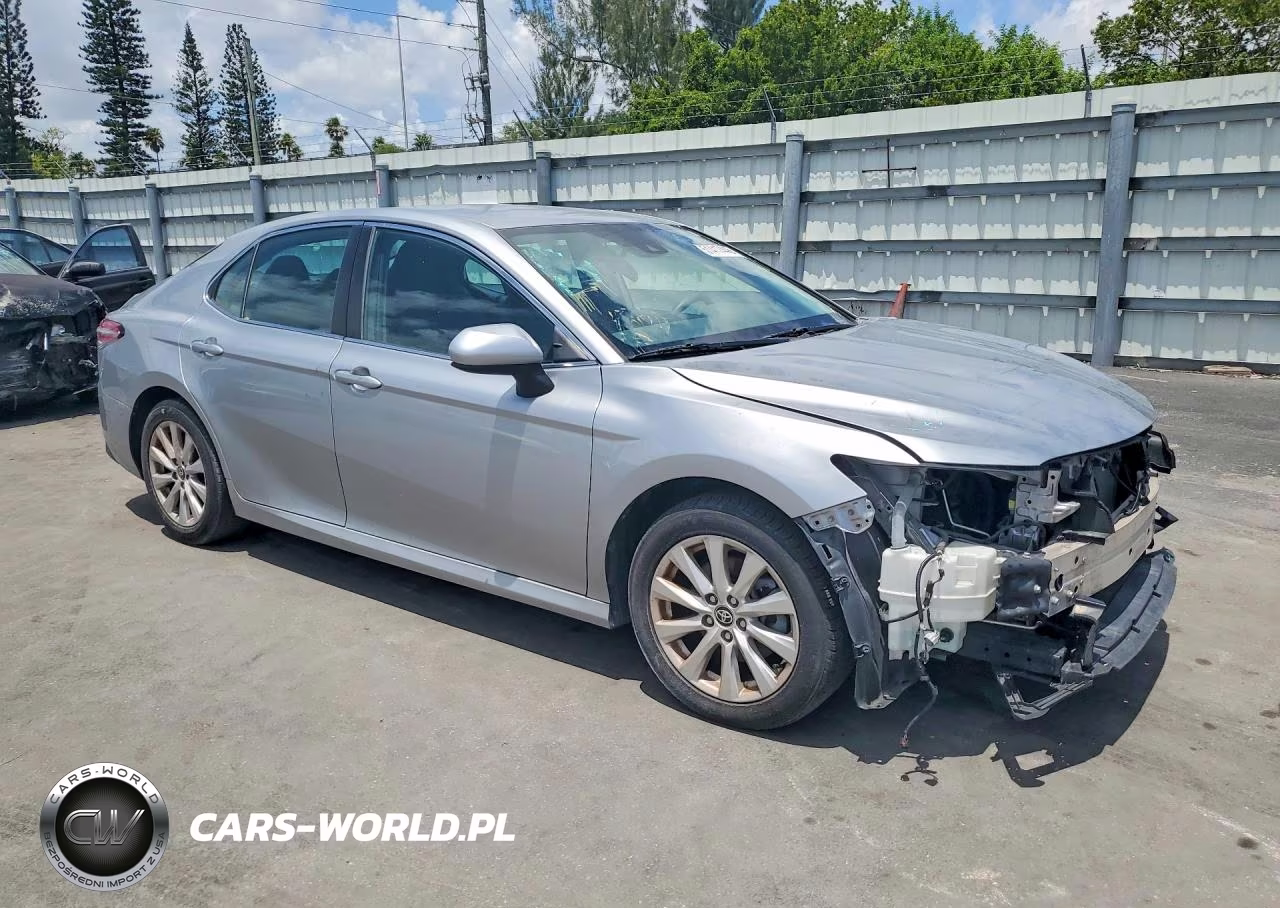 2020 Toyota Camry Le VIN:4T1C11AK4LU995620 - 4